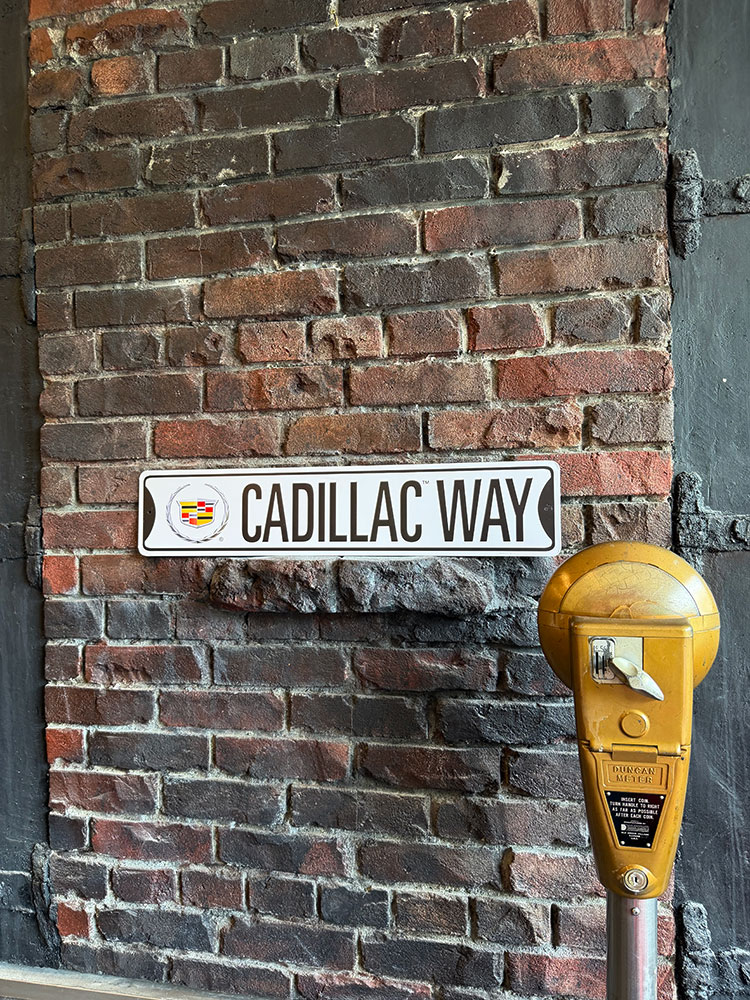 ����ǥ�å������ȥ꡼�ȥ����󡡥֥ꥭ���ġ���CADILLAC WAY��