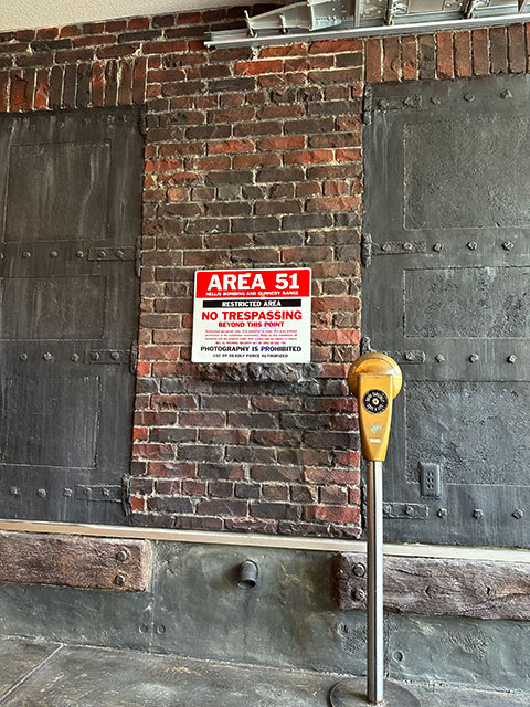 ���ꥢ51���ٹ���ġ�����ߥ�����ܡ��ɡ���RESTRICTED AREA��