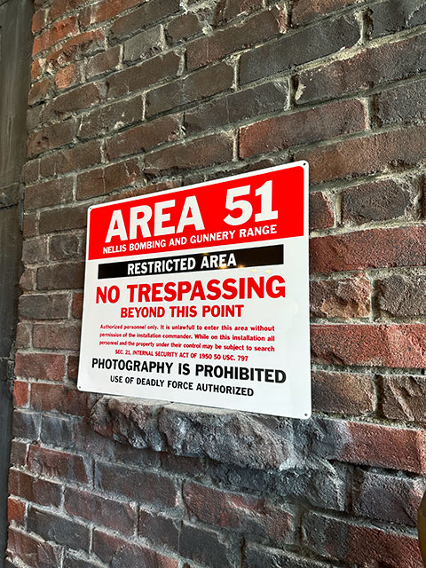 ���ꥢ51���ٹ���ġ�����ߥ�����ܡ��ɡ���RESTRICTED AREA��