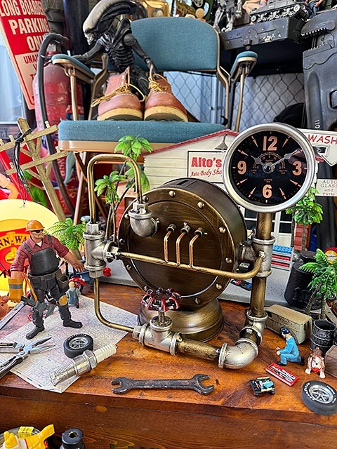 スチームパンク スタンドクロック （ブラック文字盤） 置き時計 貯金箱