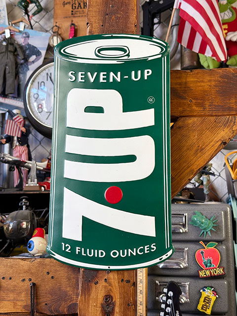 7UP�����֥󥢥åס�����ܥ��ƥ��󥵥��󡡡�1967ǯ�̡�