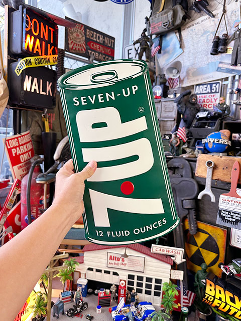 7UP�����֥󥢥åס�����ܥ��ƥ��󥵥��󡡡�1967ǯ�̡�