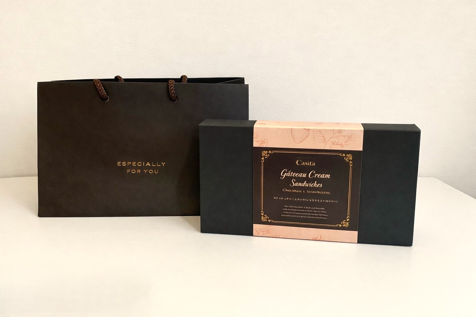 【White Day Gift 2026】Casita オリジナル ガナッシュサンドクッキー（チョコレート＆ストロベリー）