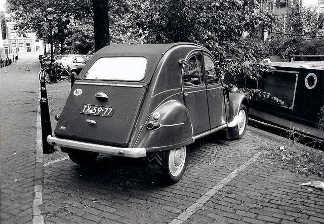 1/24 シトロエン 2CV スポット 1976 (ホワイト/オレンジ) Amazon.co.jp: 1 24 シトロエン 2cv France3 : Toys & Games
