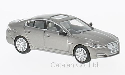 プラモデル完成品　ジャガー 1/76 Jaguar XF ジャガー ジャグワー シルバー 銀 メタリックグレー