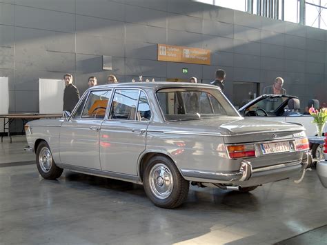 1/18 BMW 2000 グレー 1966 MCG製 ダイキャスト製ミニカー 1/18 BMW 2000 グレー 1966 MCG製 ダイキャスト製ミニカー