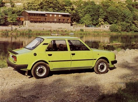 1/43 シュコダ スコダ 緑 グリーン Skoda 120L Green 1984 梱包サイズ
