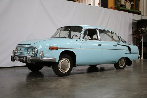 超激得，定番】 ミニカー1/43 チェコスロバキア タトラ603-1