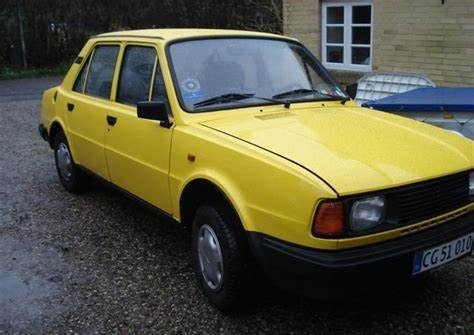 1/43 シュコダ スコダ 黄色 イエロー Skoda 120L yellow 1984 梱包