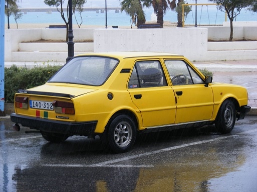 1/43 シュコダ スコダ 黄色 イエロー Skoda 120L yellow 1984 梱包