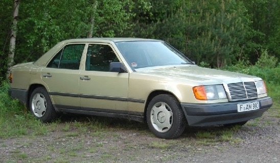 メルセデス ベンツ Mercedes 200 D W124 メタリック グリーンmetalic
