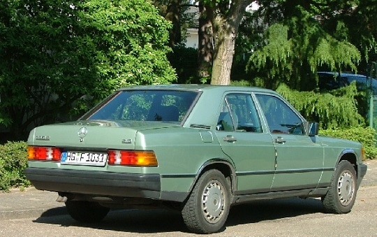 メルセデス ベンツ Mercedes 200 D W124 メタリック グリーンmetalic