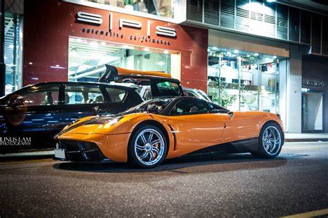 1/24 パガーニ ウアイラ ロードスター オレンジ Pagani Huayra