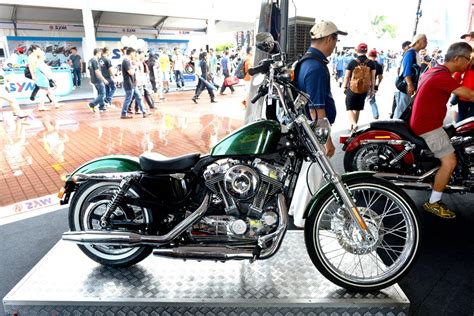 HARLEY-DAVIDSON オリーブグリーンタンク、フェンダーセット