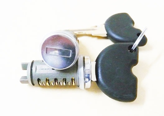 VESPA ベスパ 鍵 キーシリンダー イグニッション シート ET2 ET4 LX