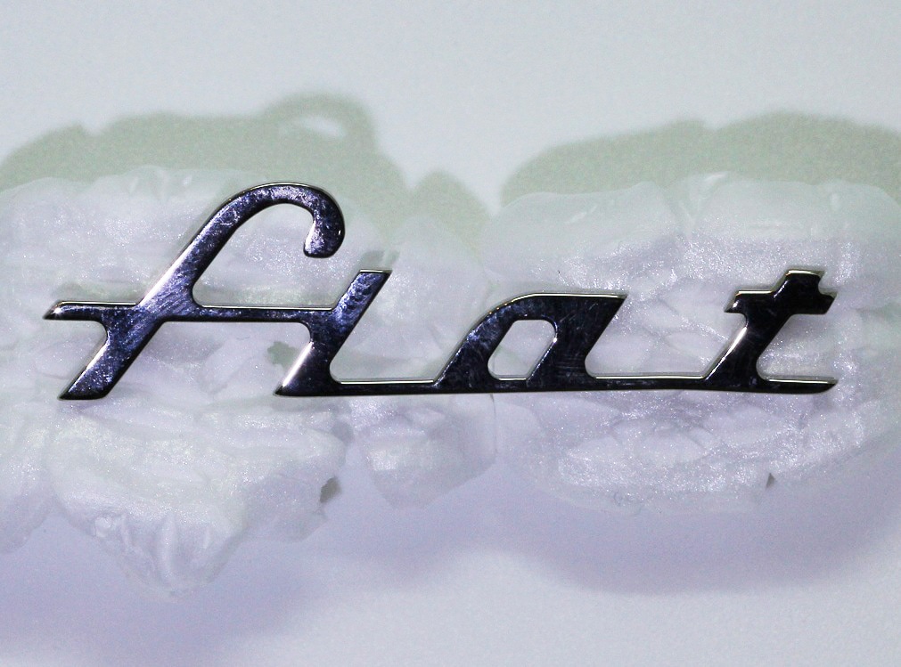 Fiat フィアット 600 エンブレム Abarth アバルト 6 x 1.5 cm | 自動車