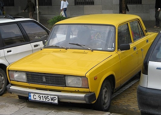 1/43 Lada 2105 yellow 1981 1:43 IXO 黄色 イエロー 梱包サイズ60