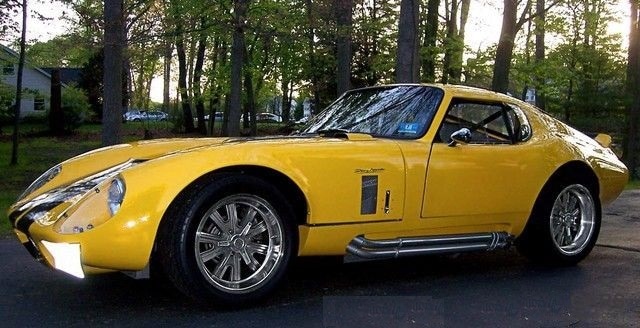 1/18 シェルビー コブラ デイトナ クーペ 黄色 イエロー Shelby Cobra