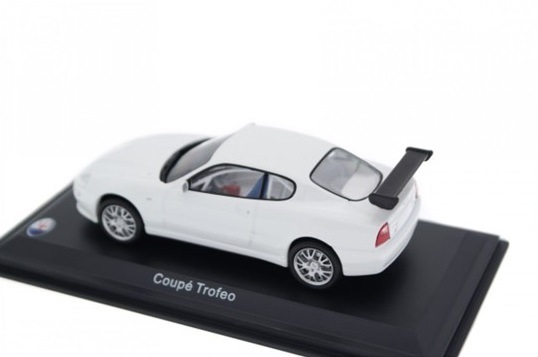 1/43 マセラティ クーペ 白 ホワイト Maserati Coupe Trofeo