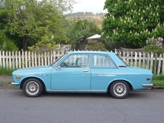 1/24 日産 ダットサン ブルーバード 青 ブルー Maisto Datsun 510 blue