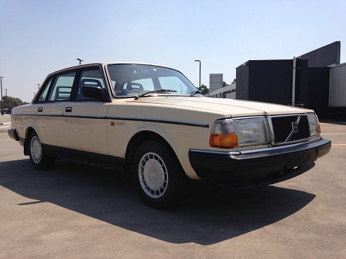1/87 ボルボ メタリック ベージュ PCX87 Volvo 240 metallic