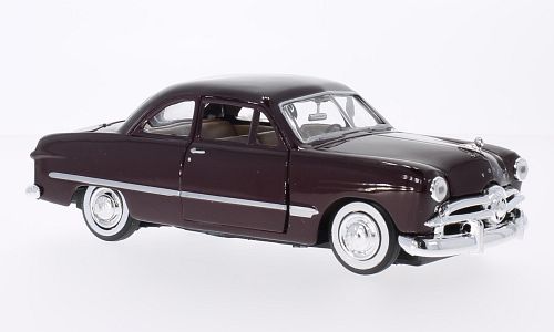 1/24 ե  Motormax
Ford Coupe dark red 1949 1:24
80