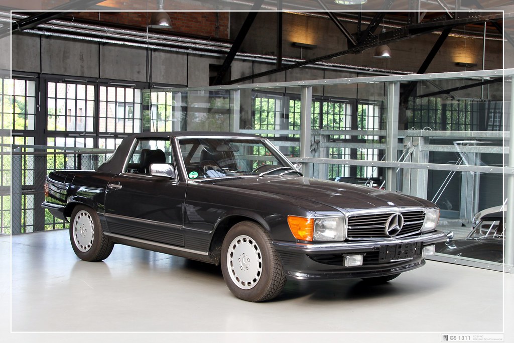 1/87 メルセデス ベンツ ブラック 黒 Mercedes SL R107 black