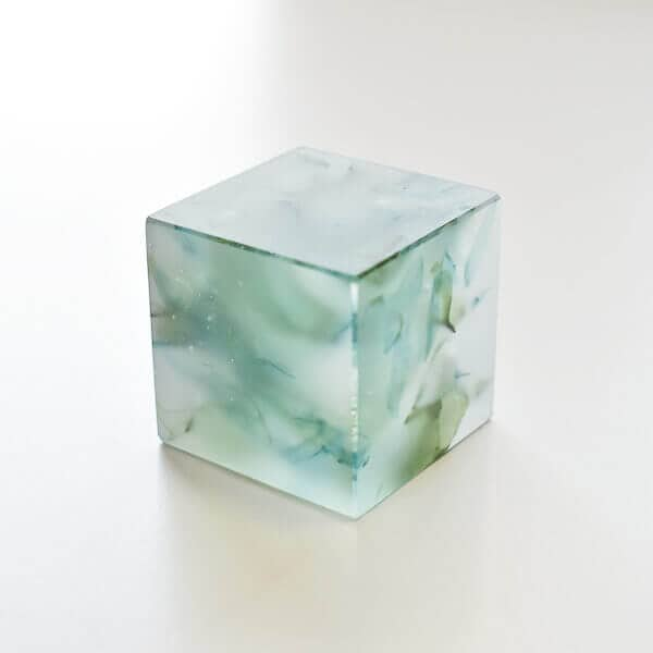 GLASS CUBE