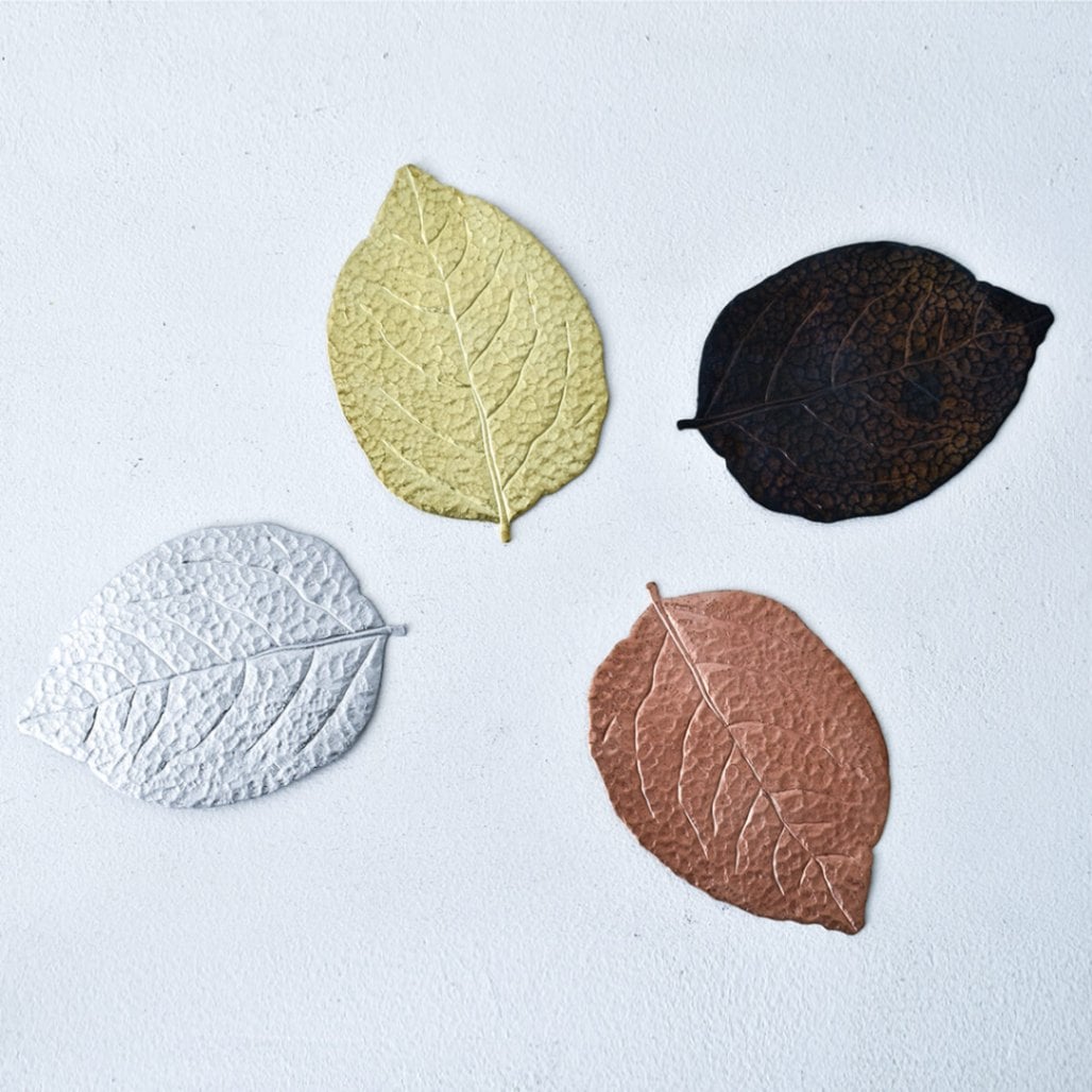 金属製円形プレート 葉の模様 エラー 金属製円形プレート 葉の模様 エラー 金属製円形プレート 葉の模様