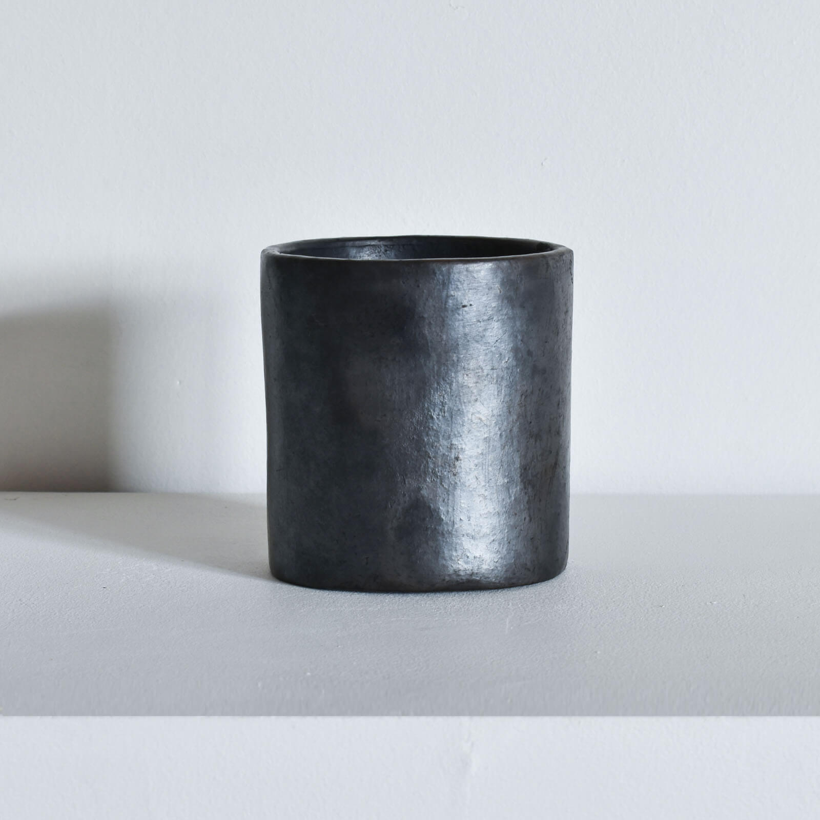 BLACK POTTERY TOOL STAND