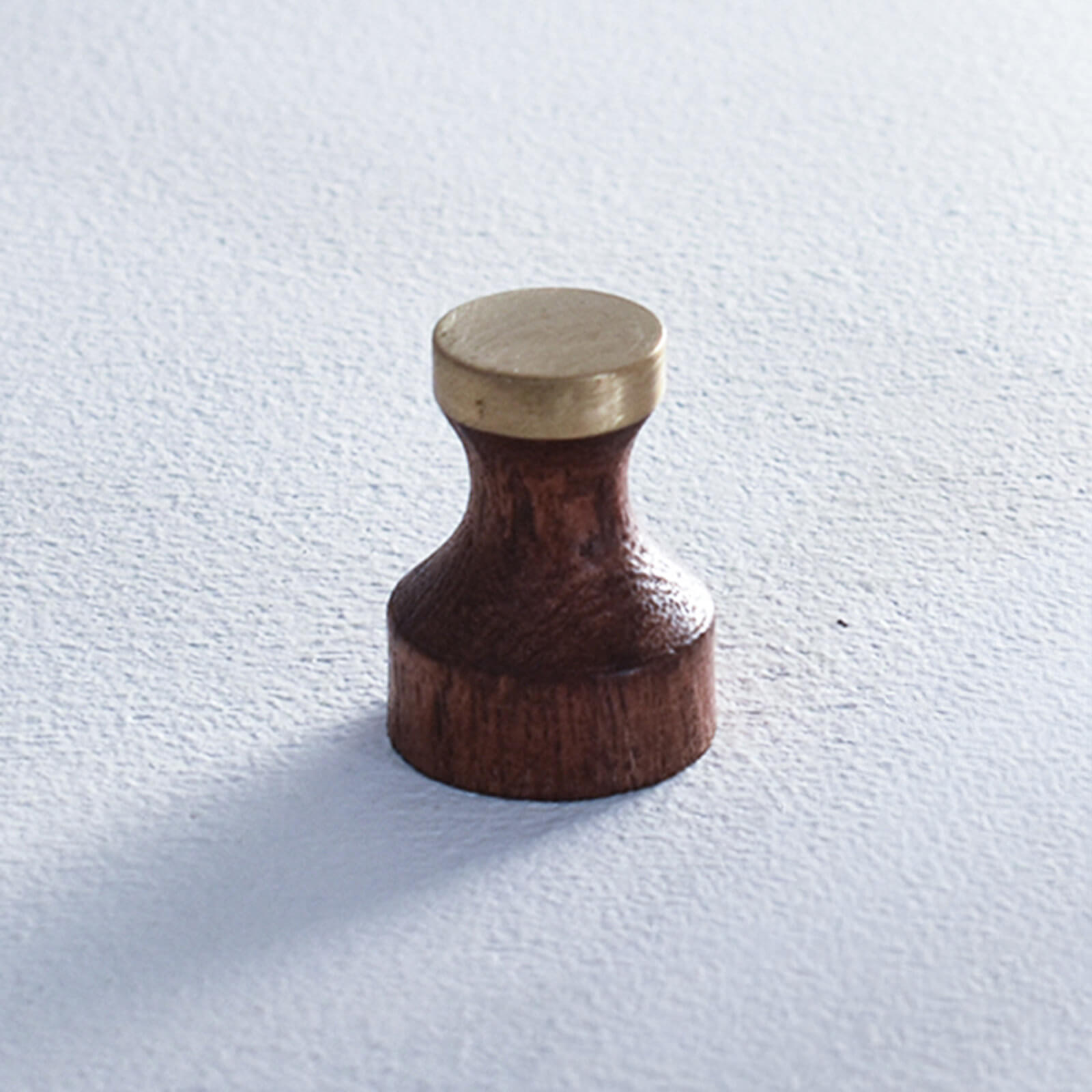 WOOD PINCHING MAGNET