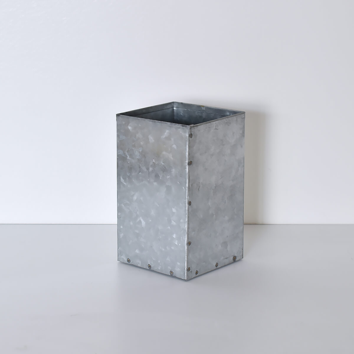 TOOL STAND