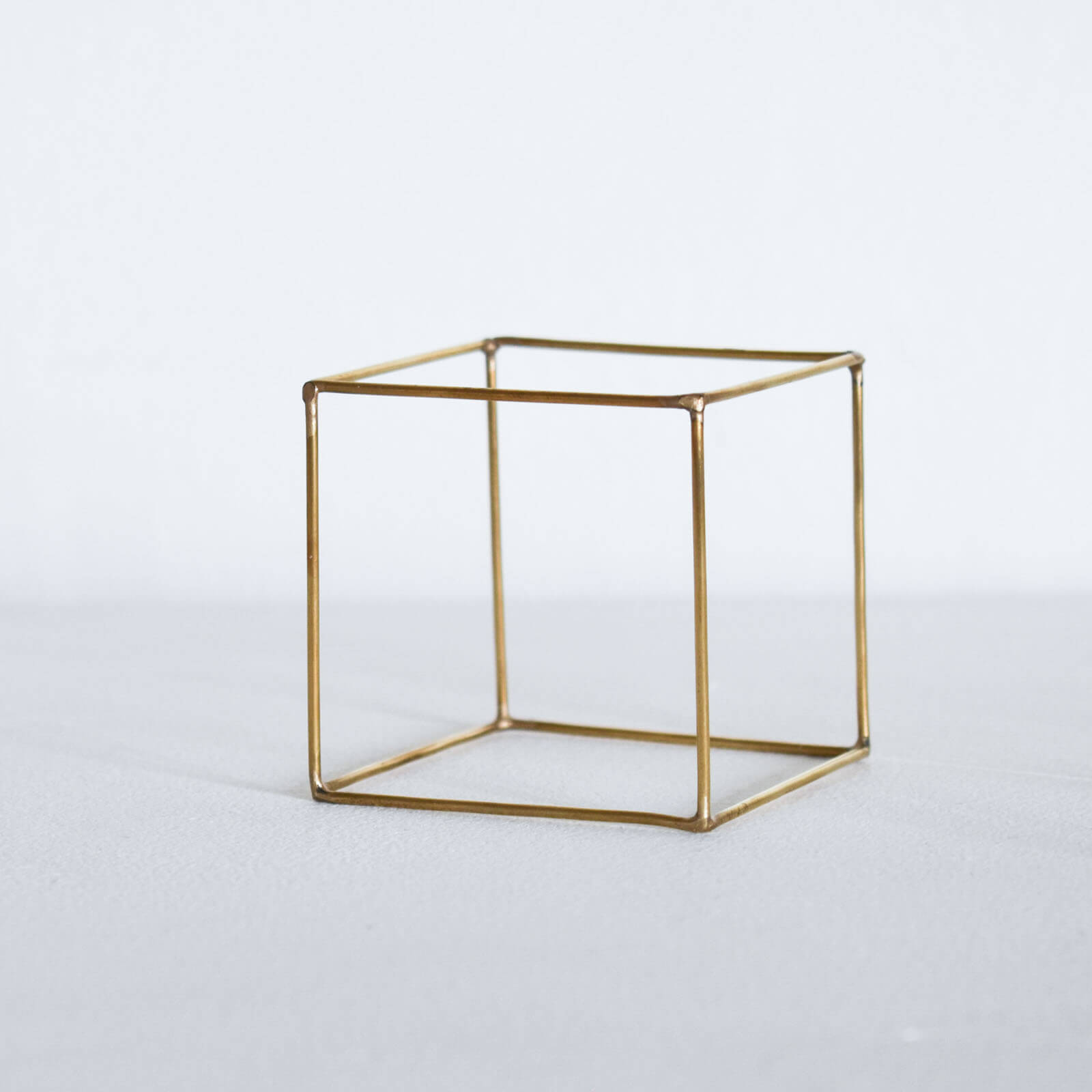 BRASS DISPLAY CUBE