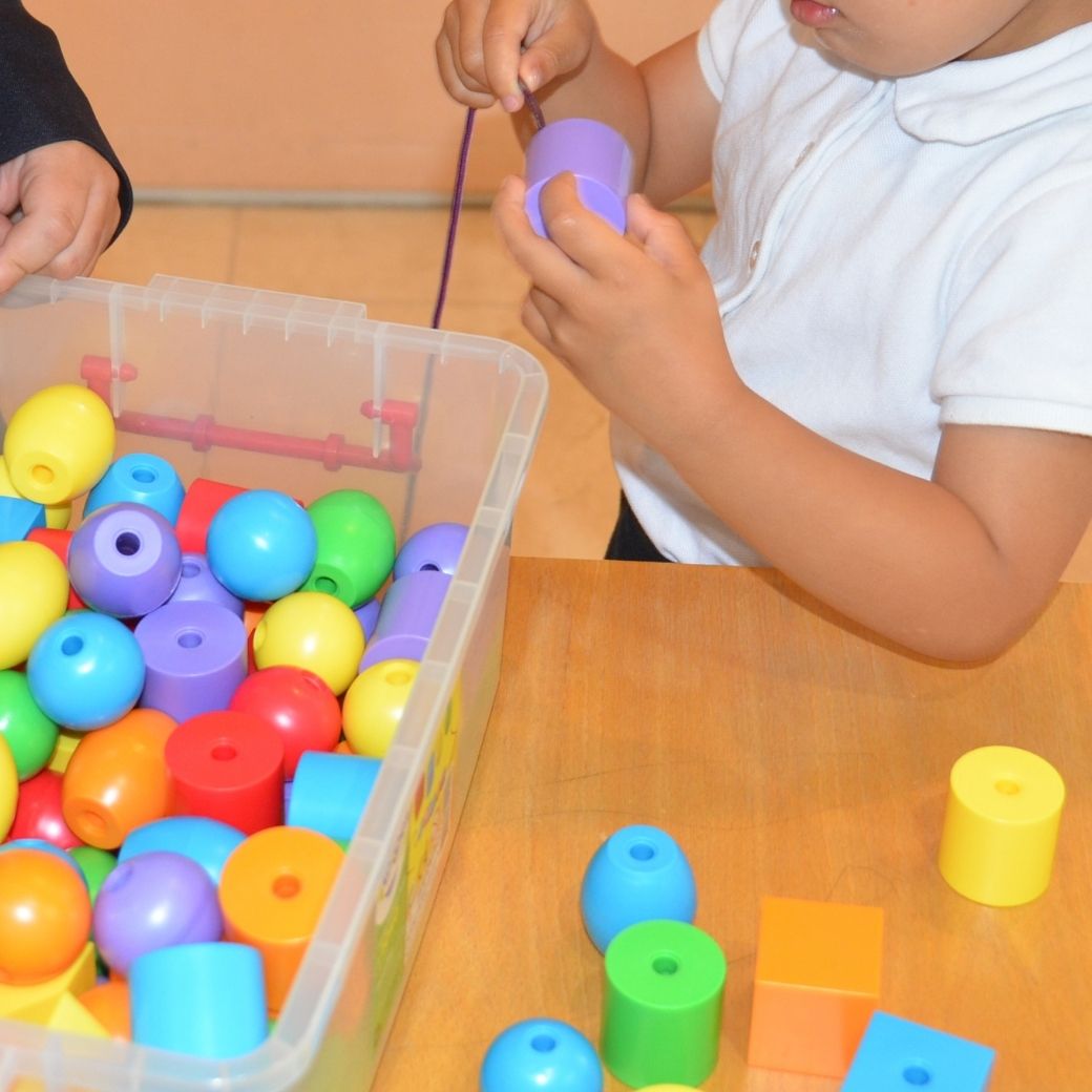 知育玩具 ジャンボビーズ チャイルド社幼児教育部 対象年齢3歳以上 (2490-0051/rh50376c)