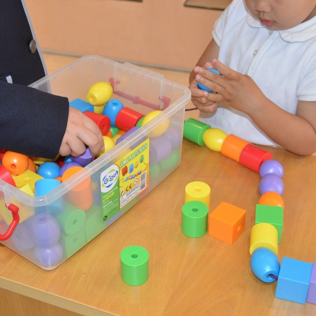 知育玩具 ジャンボビーズ チャイルド社幼児教育部 対象年齢3歳以上 (2490-0051/rh50376c)