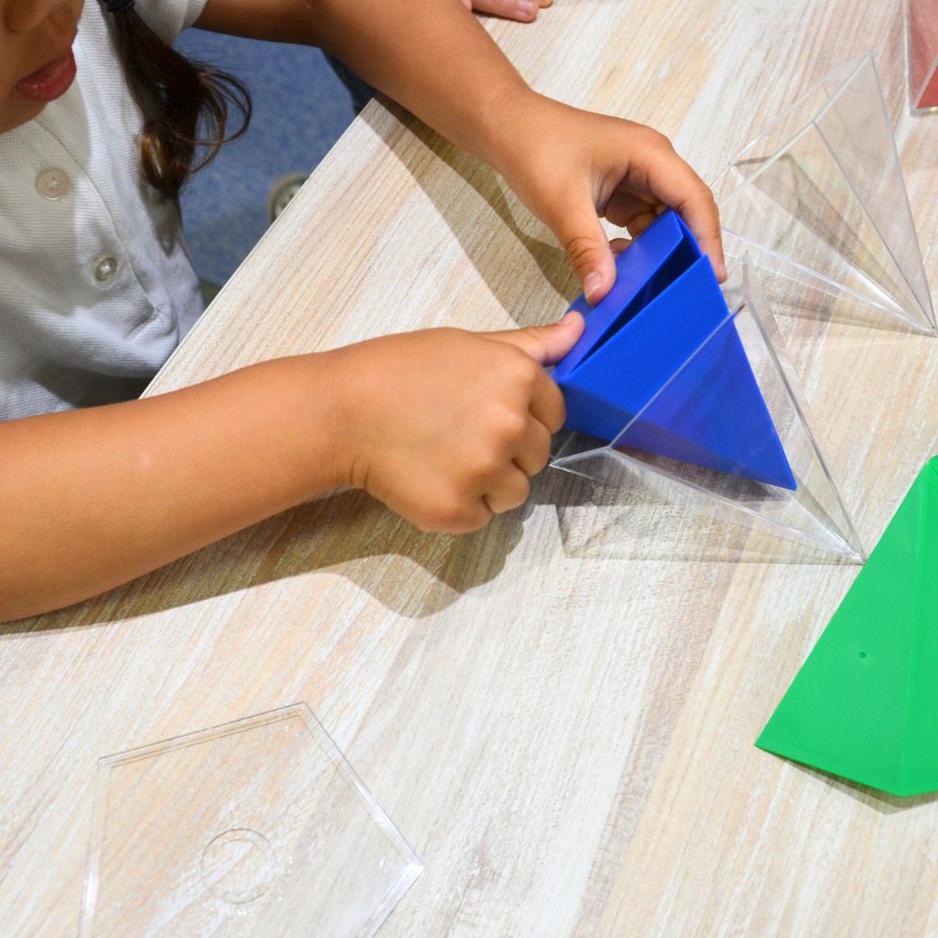 知育玩具 展開図形 チャイルド社幼児教育部 対象年齢3歳以上(2490-0056/L443)