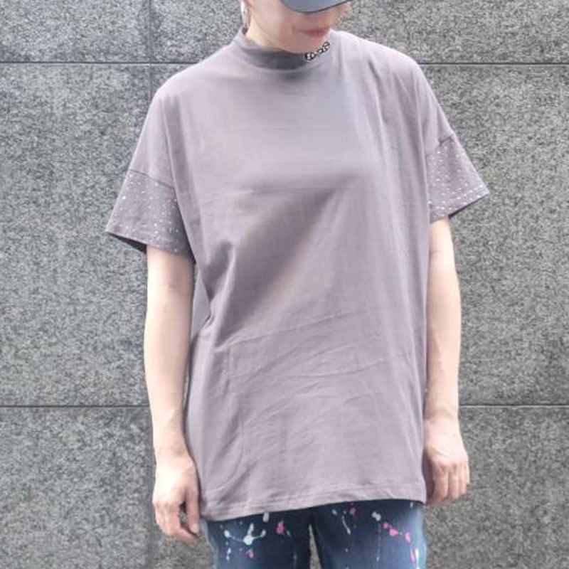 新作P2倍8月17日まで◆Me&YoエンブロイダリーモックネックTシャツ
