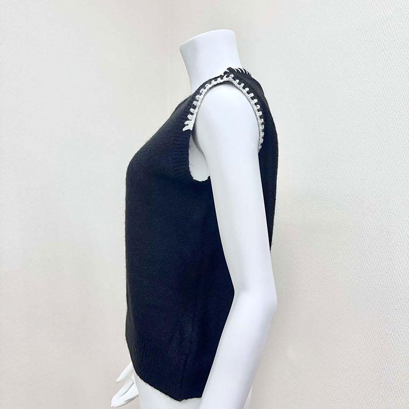 【インポート】[MECHELLE]刺繍ニットベスト