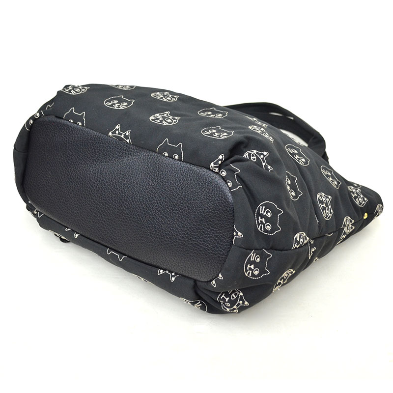 Me&Yoラインフェイスパディング Lバッグ