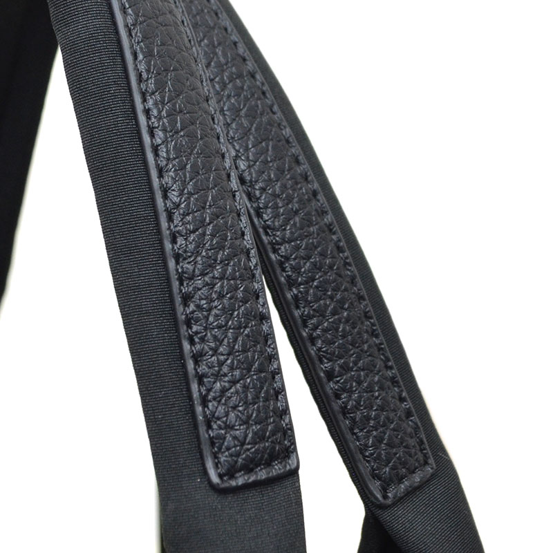 Me&Yoラインフェイスパディング Lバッグ