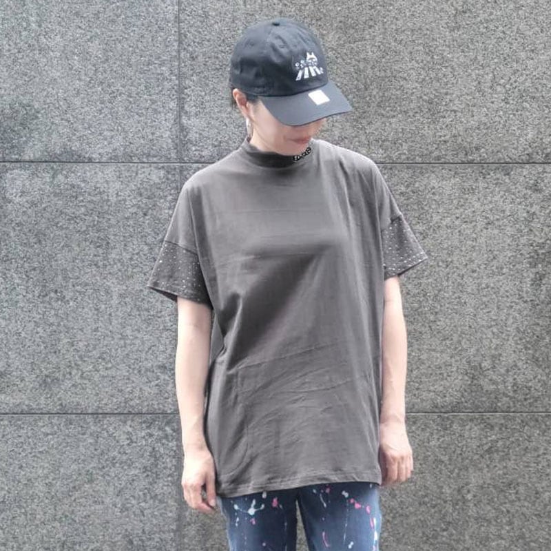 Me&YoエンブロイダリーモックネックTシャツ