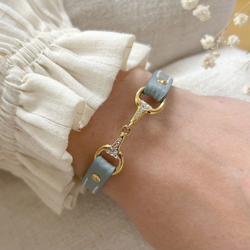 EQUESTRIAN �ե��� �֥쥹��å�