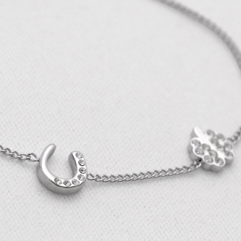 EQUESTRIAN �������� �֥쥹��å�