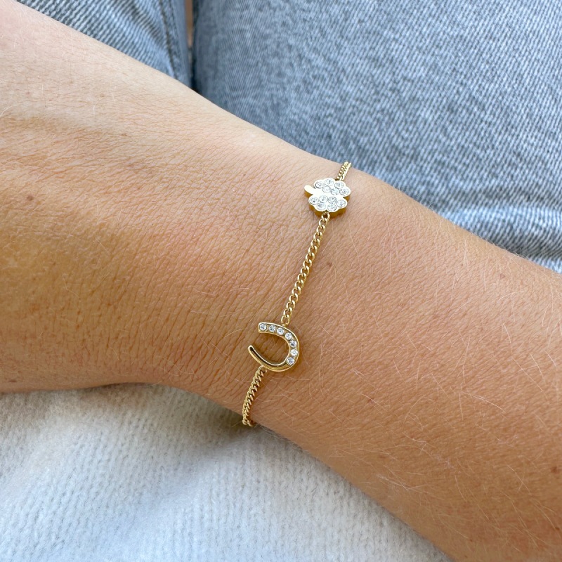 EQUESTRIAN �������� �֥쥹��å�