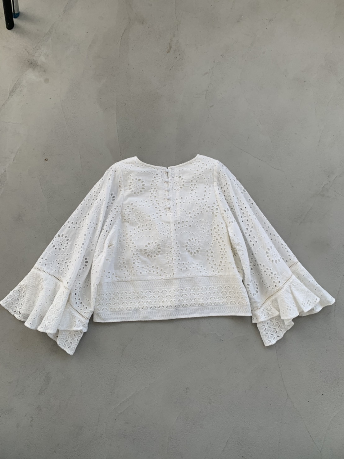 ラッフルスリーブコットンレースブラウス Caveza Rosso カベサロッソ New Caveza Rosso