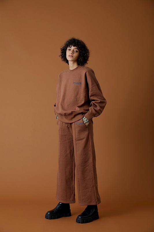 センターシームワイドスウェットロゴパンツ/CAVEZA ROSSO/カベサロッソ  