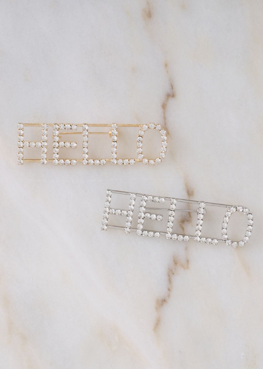 【PLUS an】HELLOブローチ