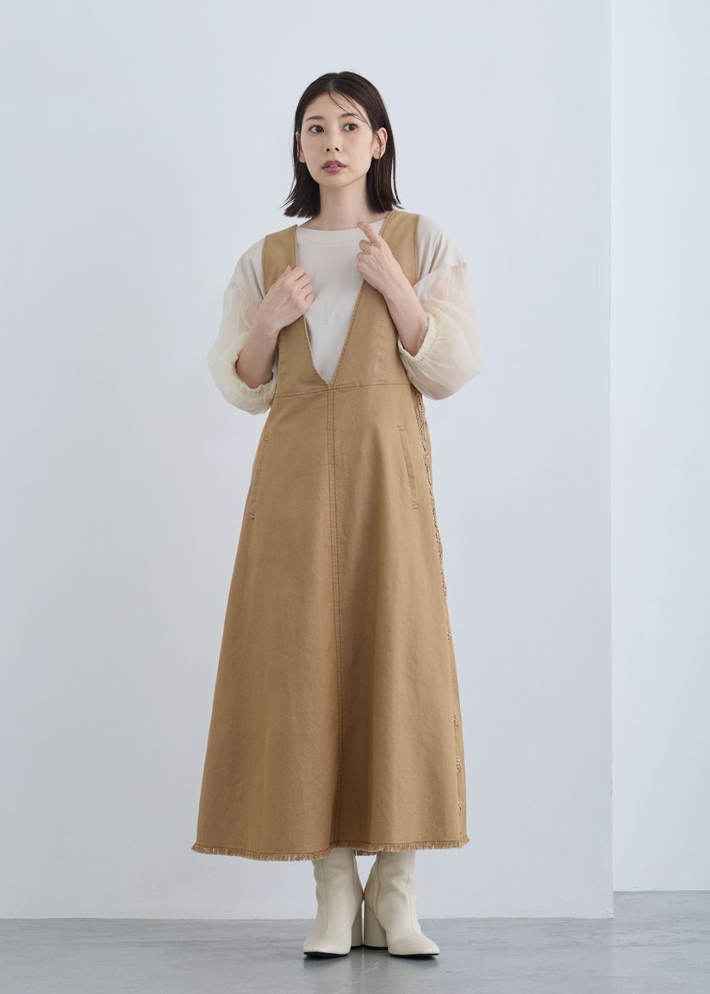 【新品未使用】クールカレアン KOOS エンブロイダリー ジレ　ベージュ 新品未使用】クールカレアン KOOS エンブロイダリー ジレ ベージュ