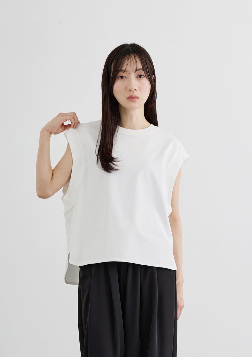 TOPS | Cour Carre an ONLINE STORE