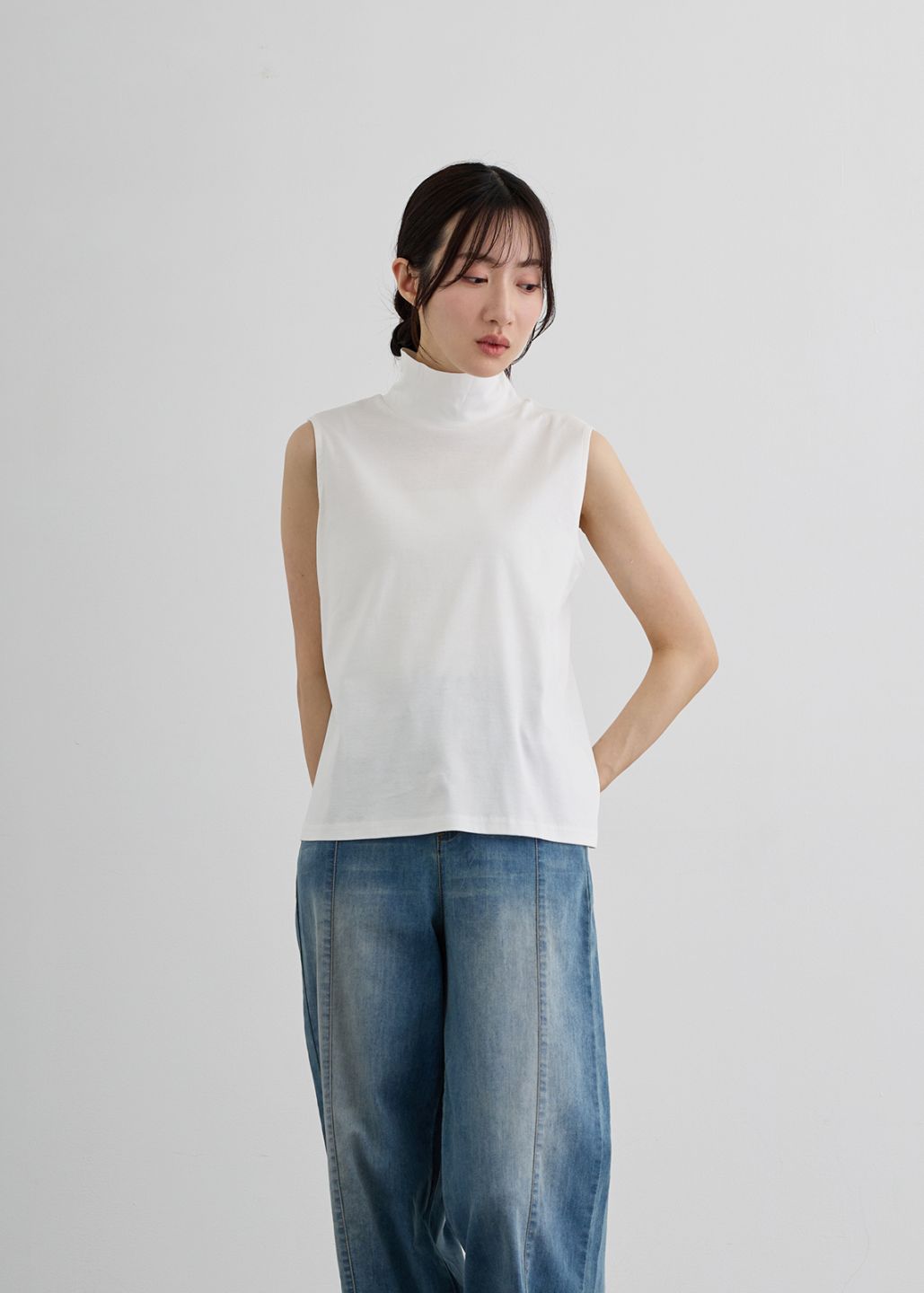 TOPS | Cour Carre an ONLINE STORE